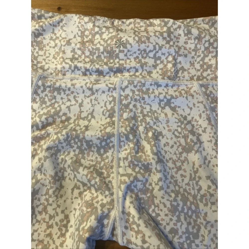 Athleta Women's Salutation Stash Pocket‎ Serpent Light Print Leggings Medium